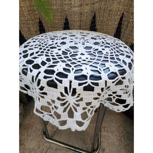 Two Round White Cotton Crochet Doilies Flower Table Decor Accent Doilies - Picture 9 of 10